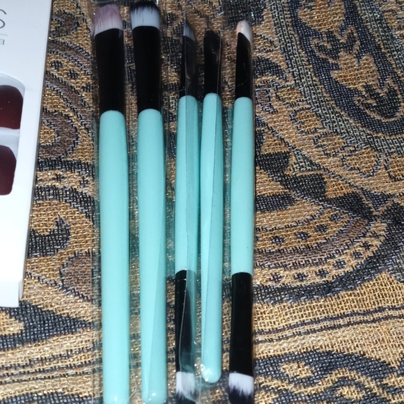 New make-up Nails eyeshadow and 5 makeup brushes - Picture 5 of 5
